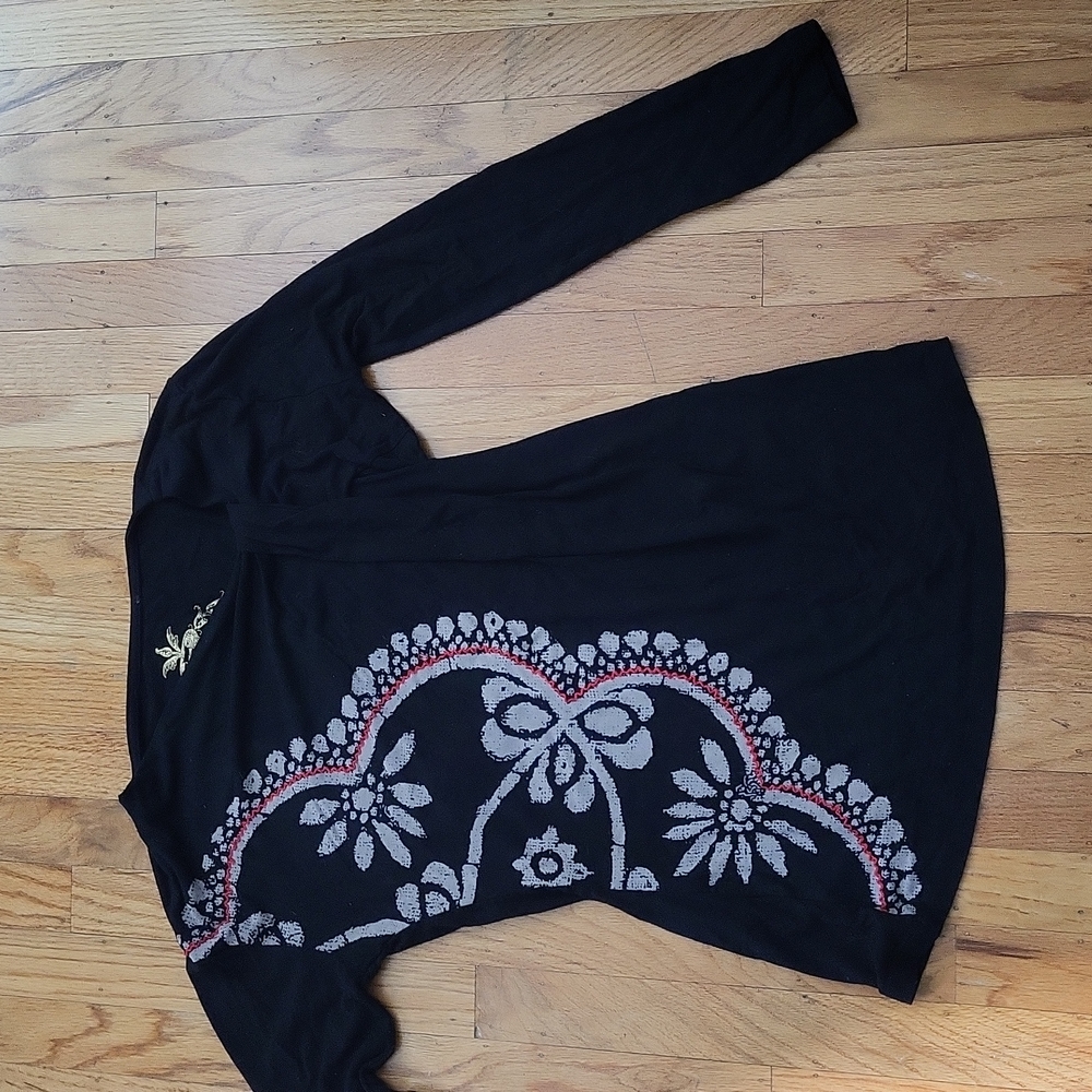 Long sleeved black top. Desigual, size medium